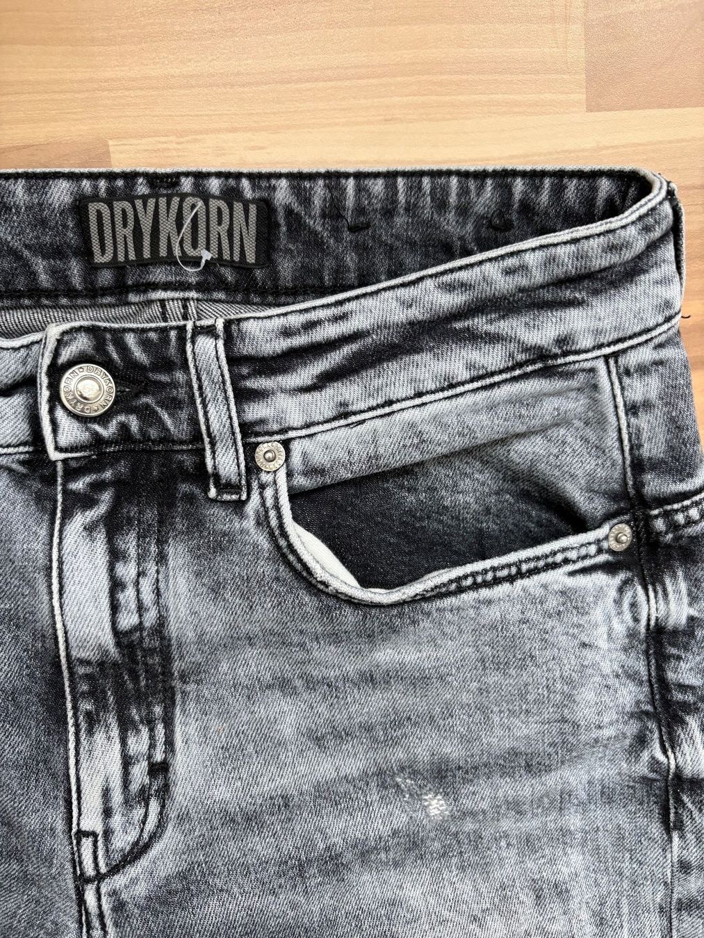 Drykorn Jeans: Drykorn Jeans. NP: 179.- W27 – Usato da Oetwil an der limmat venduto da Sual 1
