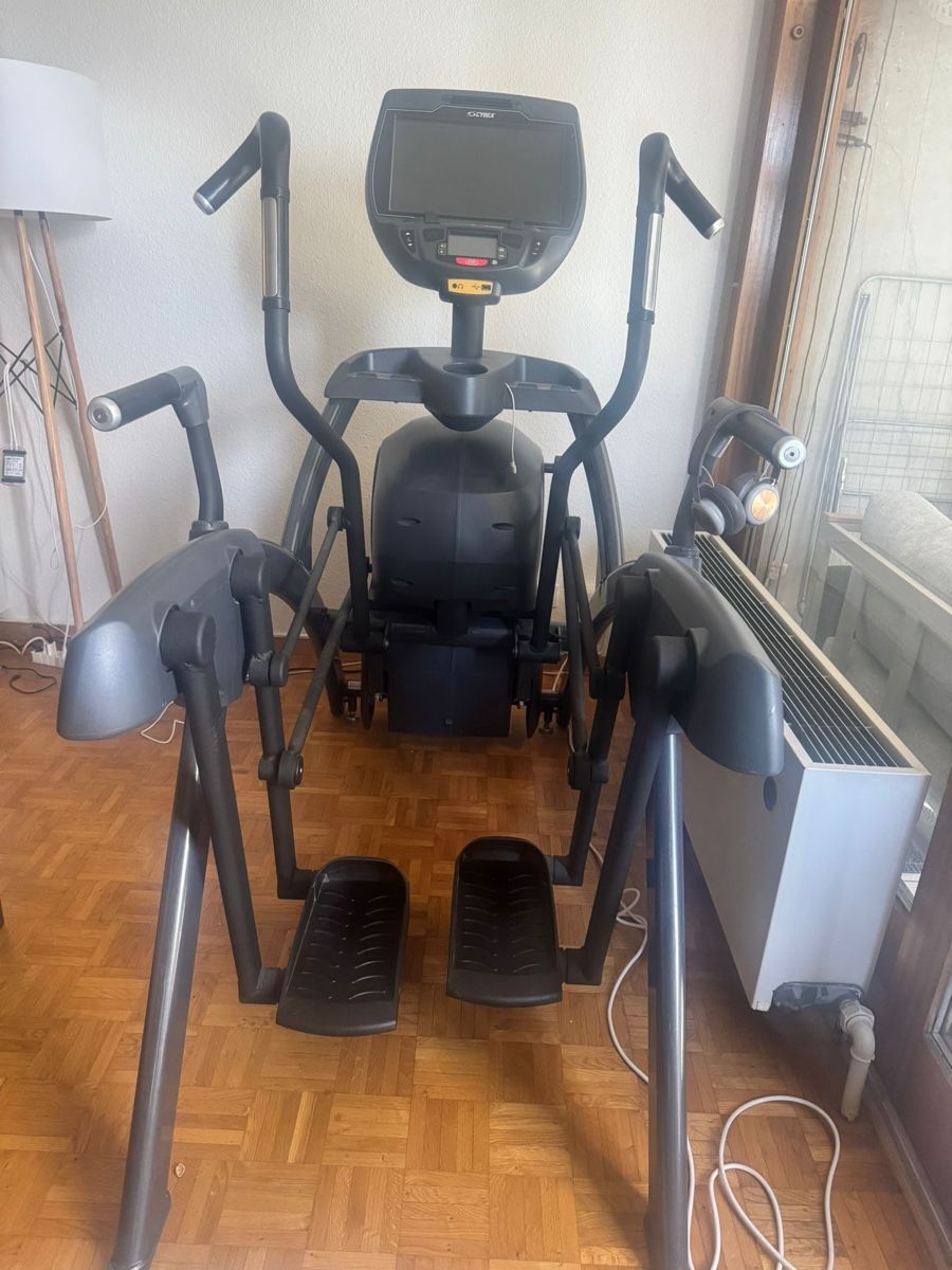 CardioStrong Vélos d'appartement: Cybex 770 A Arc Trainer  – D'occasion à Bussigny par tmu_8p2m 1