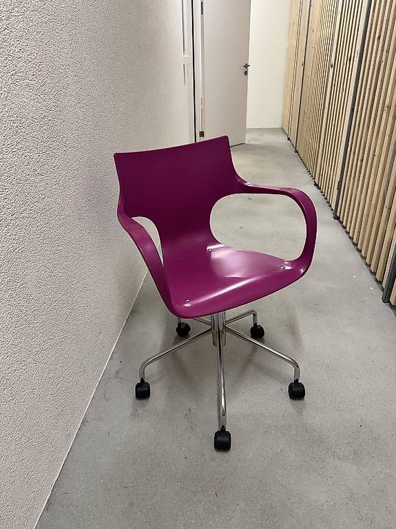 Sedie: Schreibtisch Drehstuhl Pink – Usato da Appenzell venduto da nel_rls7