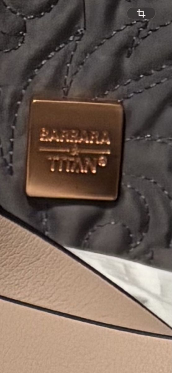 Borse da donna: Set Borsa Barbara Titan, nuova! – Nuovo (secondo la descrizione) da Novazzano venduto da jen_hx8j