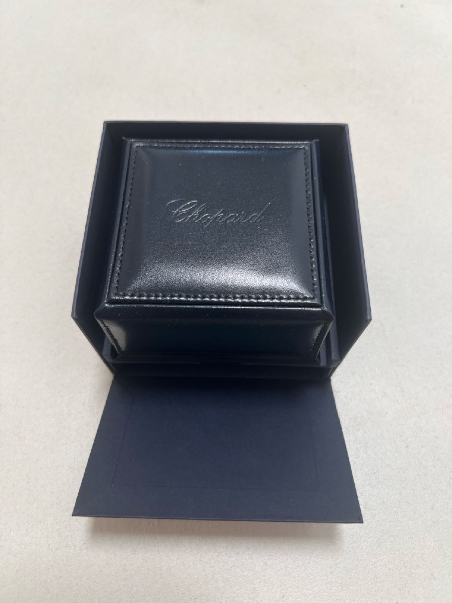 Chopard Coffrets à bijoux: Neue Chopard Schmuckschatulle dunkelblau Leder – Neuf avec emballage d'origine à Männedorf par T_weber 1