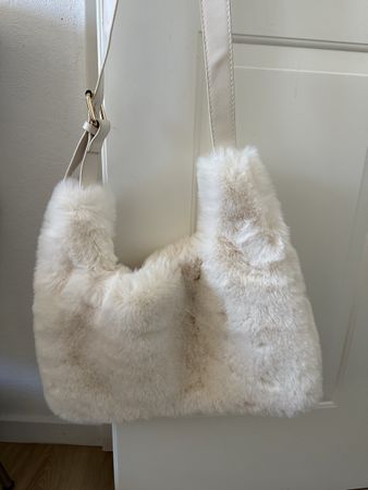 Sac en fausse fourrure