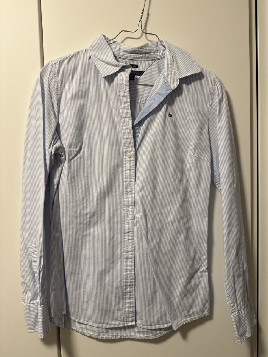 Tommy Hilfiger Chemisiers: Tommy Hilfiger Bluse XS – D'occasion à Wiesendangen par yoana00