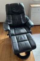 Bequemer Ledersessel mit Fusshocker  gratis abzugeben