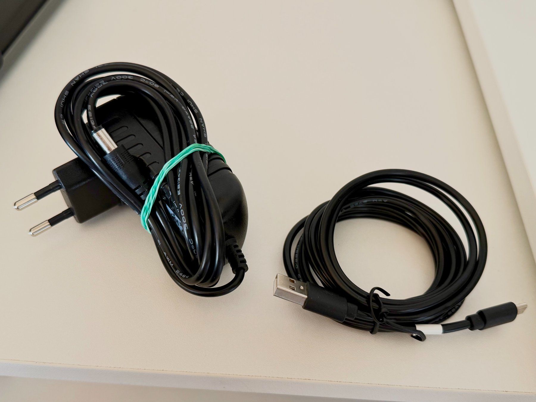 Consoles: Hyperkin RetroN 5 & Controller - Black – Neuf (Voir description) à Zürich par NerdLoot 3