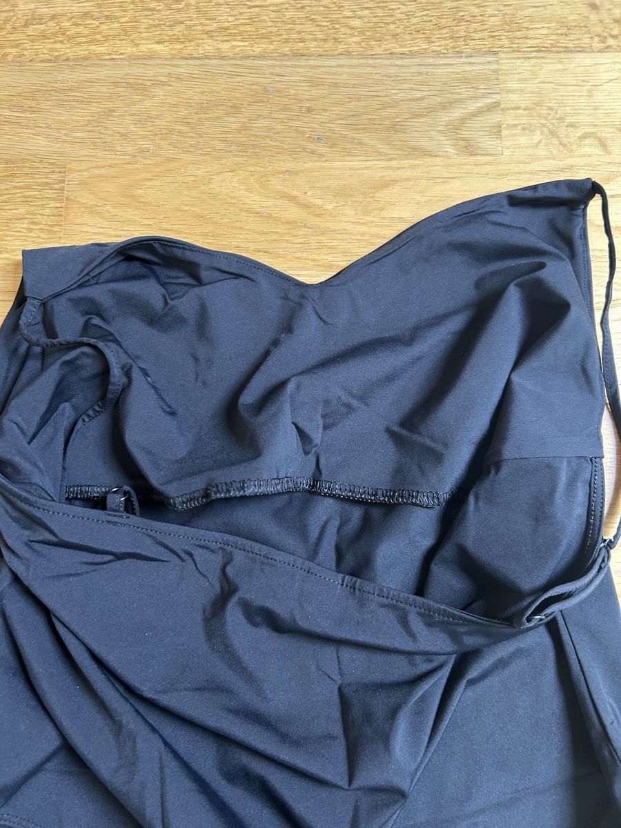 H&M Top: Body string M – Usato da Daillens venduto da guisepa 1