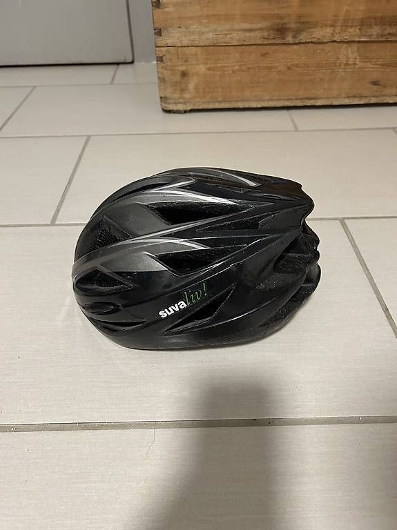 Caschi: Schwarzer Velohelm / Fahrradhelm Grösse verstellbar – Usato da Bachs venduto da jok_8p6r 1