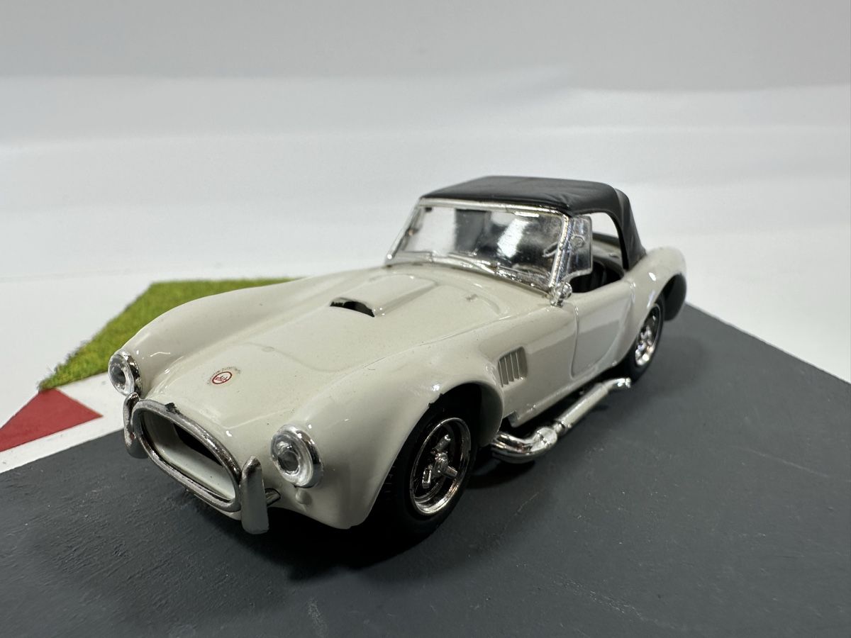 Modellini d'auto: AC Shelby Cobra 1:43, weiss, MODEL BOX – Usato da Zofingen venduto da rf9_x2xt