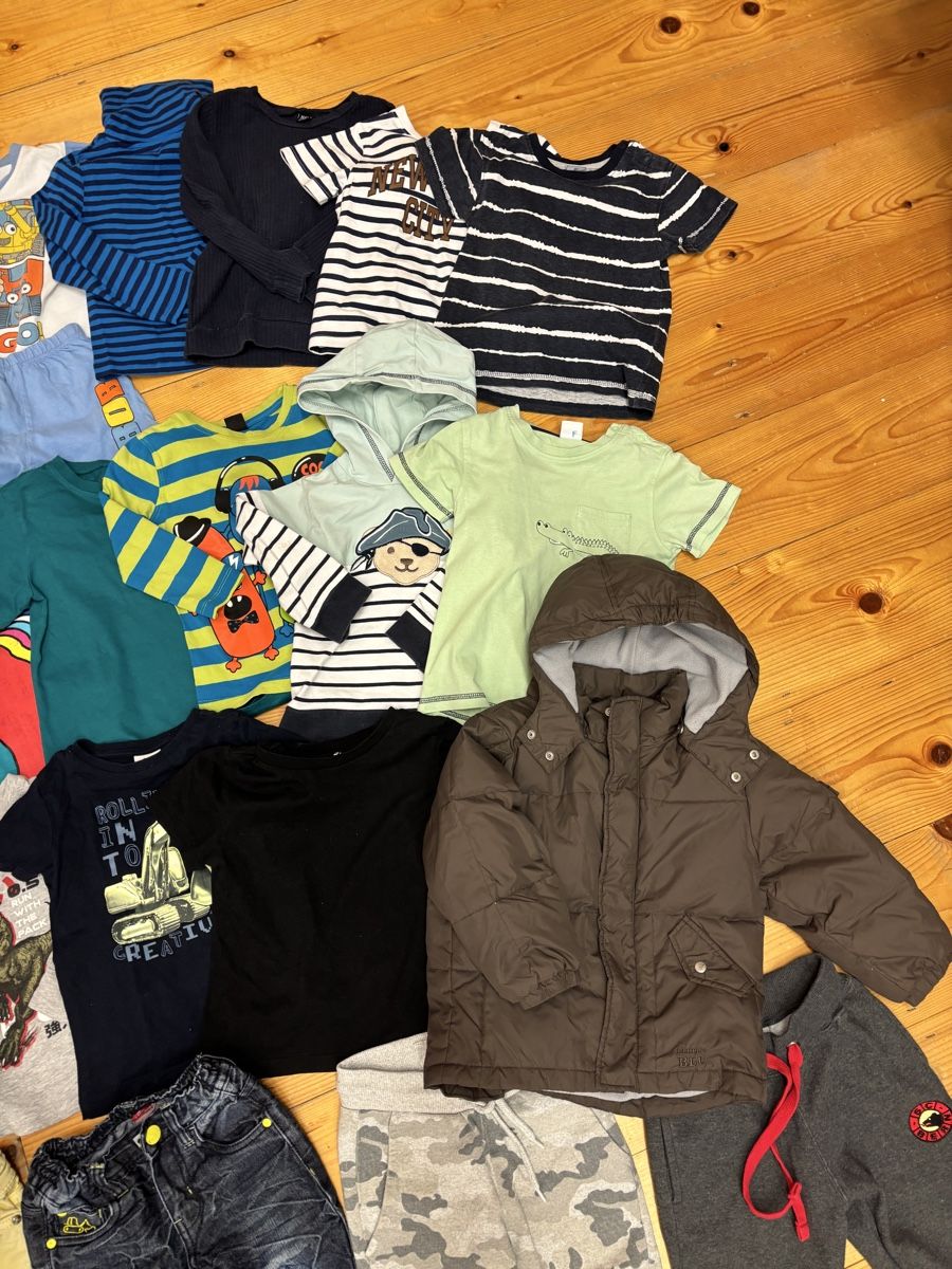 Lotti & Set di vestiti: Kleiderpaket Jungs, Grösse 98/104 – Usato da Büren an der Aare venduto da Nikito2001 3