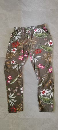 ONLY Sommerhose mit Blumenmuster, Grösse 36, Top Zustand
