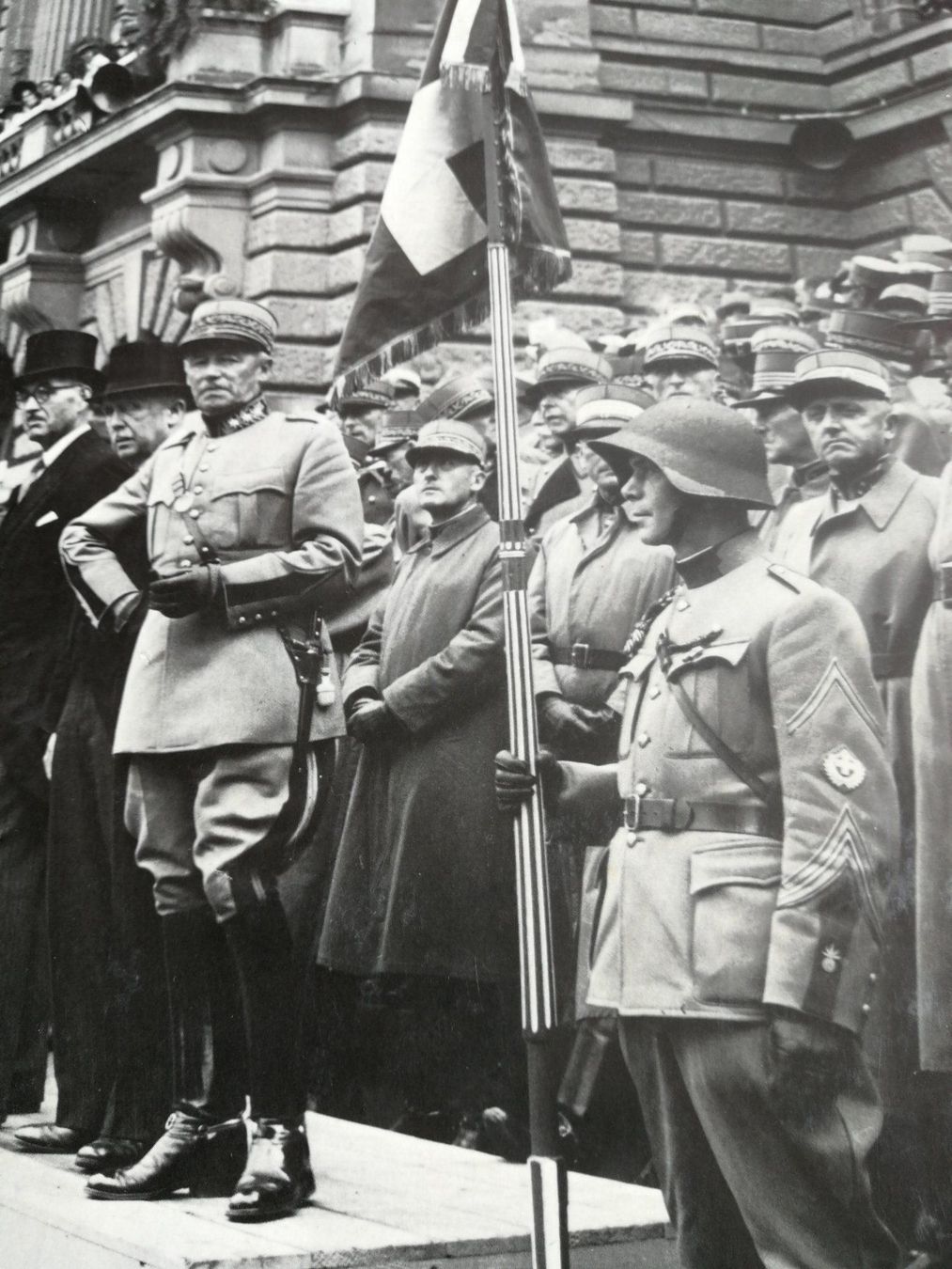 Bücher: Der General – Gebraucht aus Malans GR von soboru 1