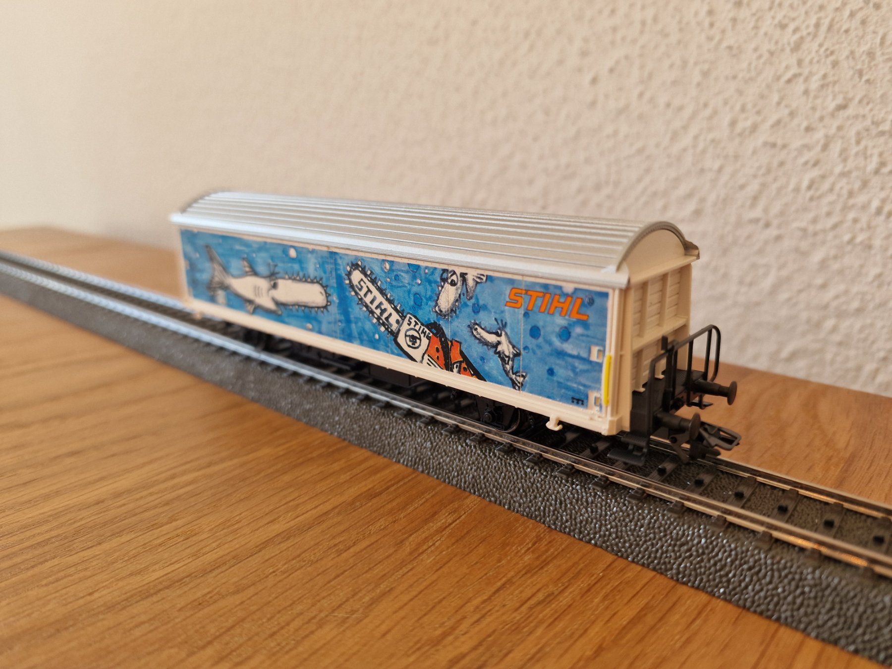 Märklin Modellini di ferrovie: Märklin Sonderwagen Stihl H0 – Usato da Matten b. Interlaken venduto da lor_hr9w 2