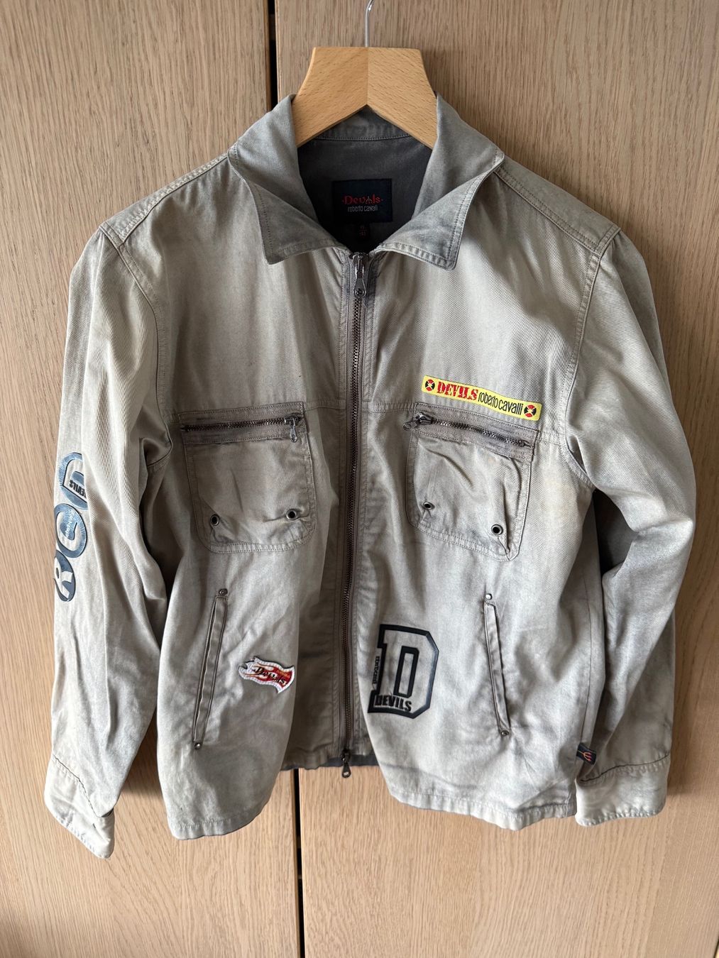 Roberto Cavalli Giacche: Veste Devils Roberto Cavalli, taille XS/153cm – Usato da St-Gingolph venduto da GoldenKeys