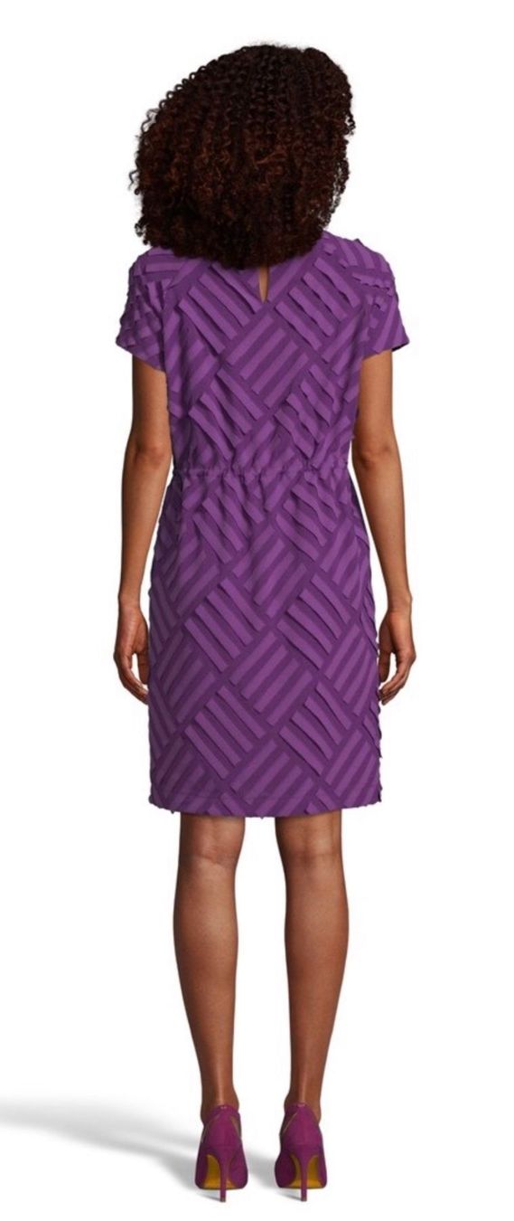 Riani Robes: Neu Kleid Riani, g. 36, 400 CHF – Neuf avec emballage d'origine à Zürich par ZuriShrek 3