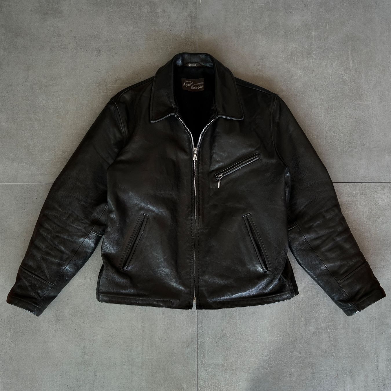 Vestes: 2000s Stewart Leather Jacket – D'occasion à Bern par shoprestoredvintage