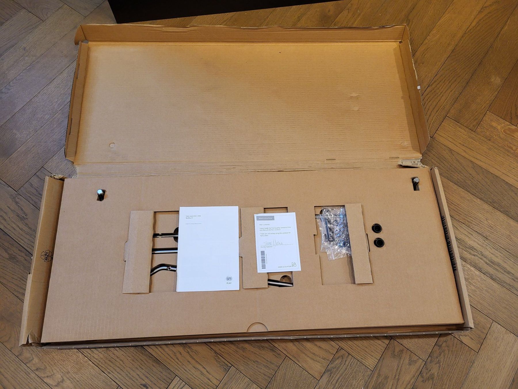 Supporti a parete: V1-32 Table Stand Bang & Olufsen Beoplay – Nuovo (secondo la descrizione) da Sion venduto da Bang-OlufsenSion 2