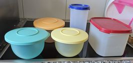 Set div.Tupperware
