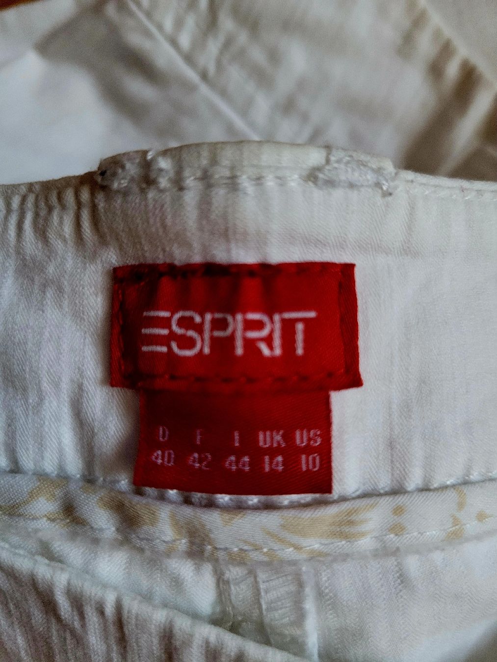 Esprit Pantaloni: Pantalon – Usato da Les Verrières venduto da cjo_pd78 2