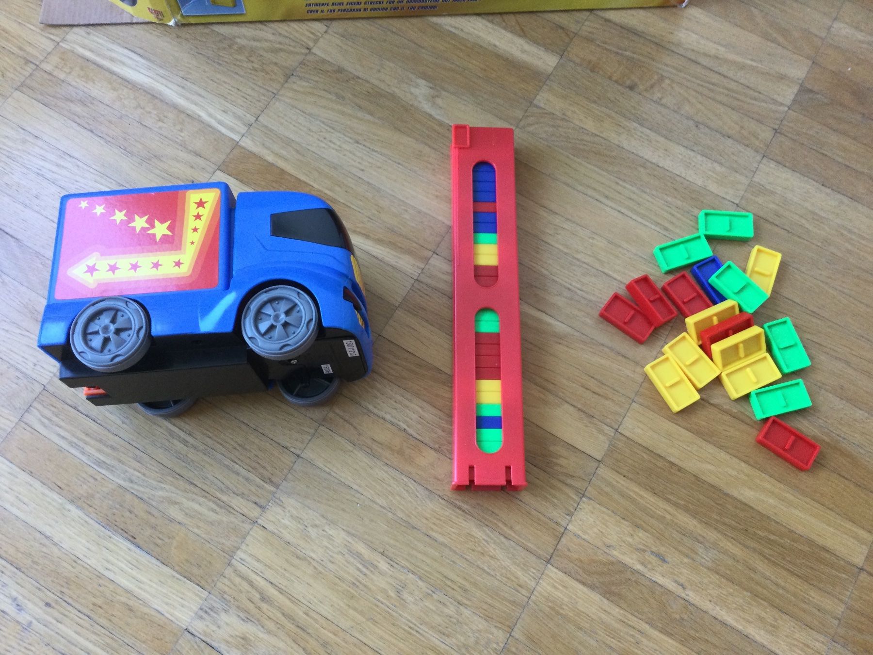 Giocattoli: Domino Extreme Auto Kinder Spielzeug – Usato da Zürich venduto da ShadowVorlon 1