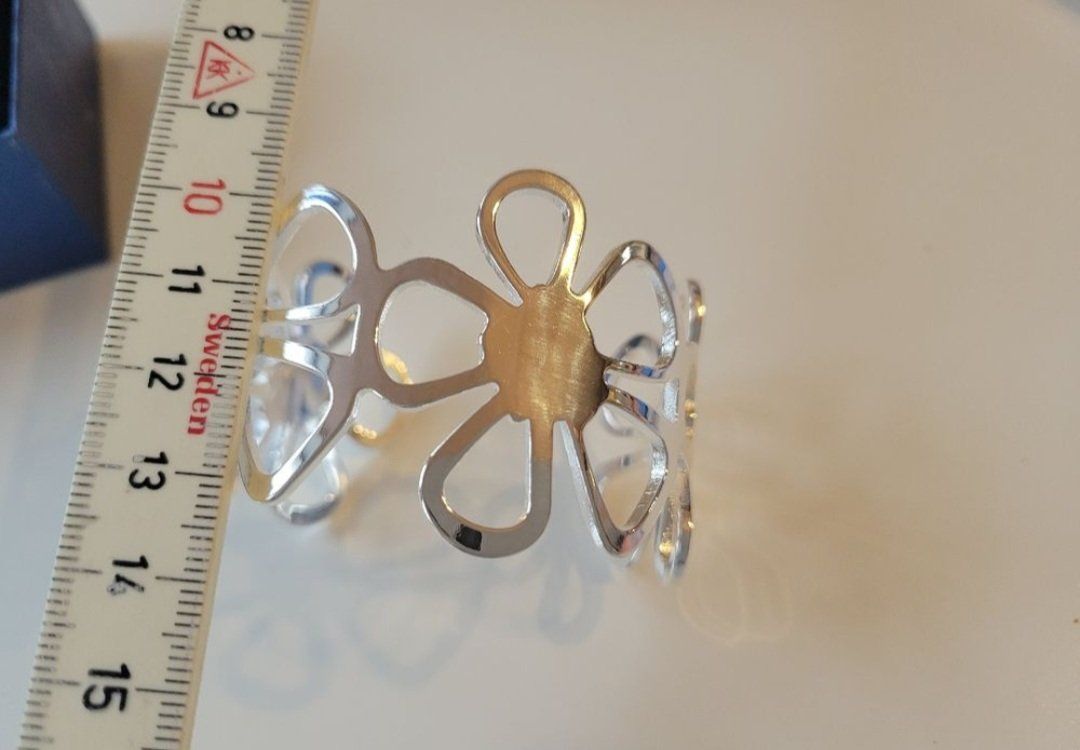 Armbänder & -reifen: Bracelet Manchette Argent – Gebraucht aus Bernex von Dariafr 2