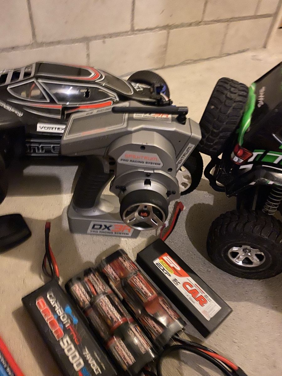 RC Modellbau: Ferngesteuerte Autos – Gebraucht aus Pfäffikon ZH von Nicole_84 3