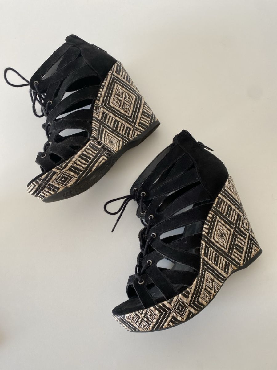 Scarpe da donna: Sommer platteaus mit Muster, Grösse 30 – Usato da lommis venduto da inf_thv8