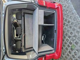 Campingausbau VW Bus T5 Bett und Stauraum