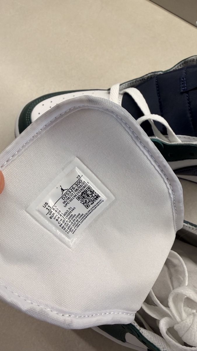 Jordan Scarpe da uomo: Air Jordan 1 Mid SE - Nuove – Nuovo e nell'imballaggio originale da Lumino venduto da Kussed 4