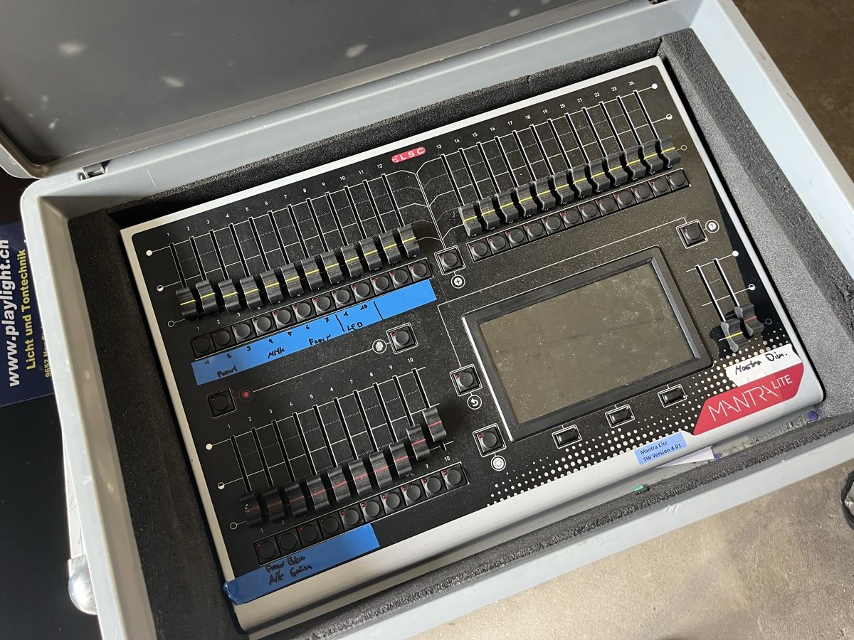 Console di mixaggio: Lichtpult Mantra LSC – Usato da Nesslau venduto da Pbon