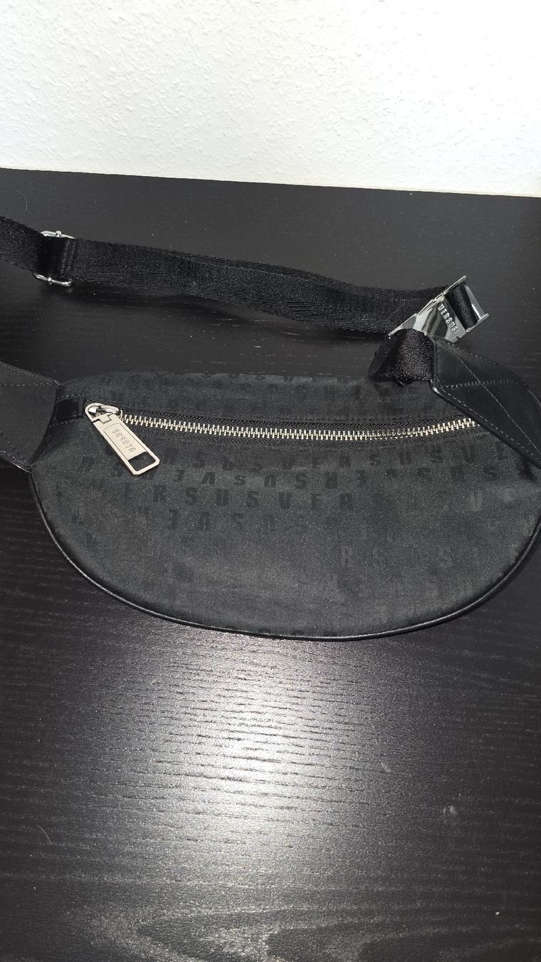 Versace Taschen: Versus Versace Bauchtasche – Gebraucht aus Gampel von Seilerwatches 5