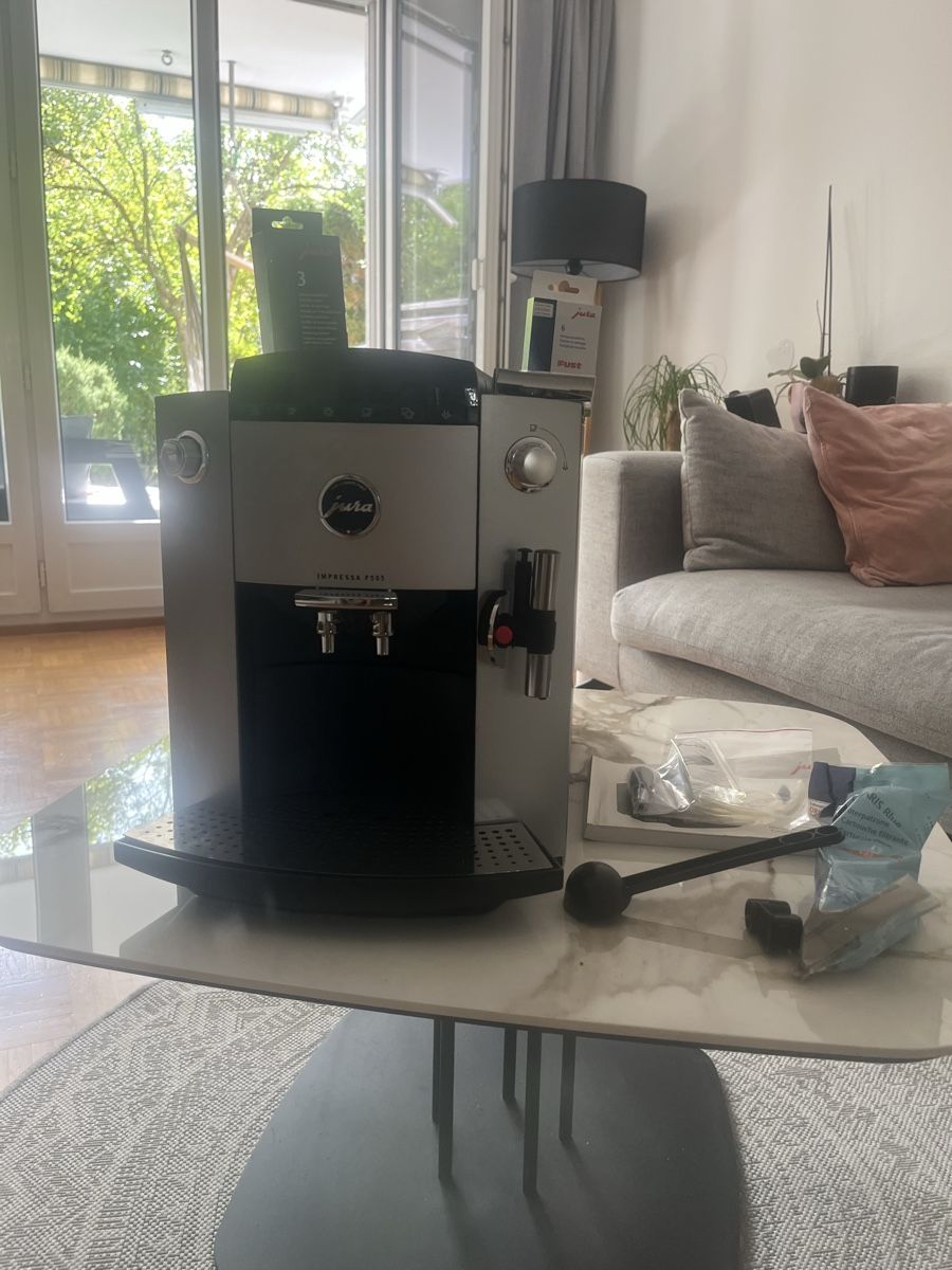 Jura Kaffeemaschinen & Espressomaschinen: Jura Kaffeemaschine – Gebraucht aus Wetzikon ZH von Karin01.02. 4