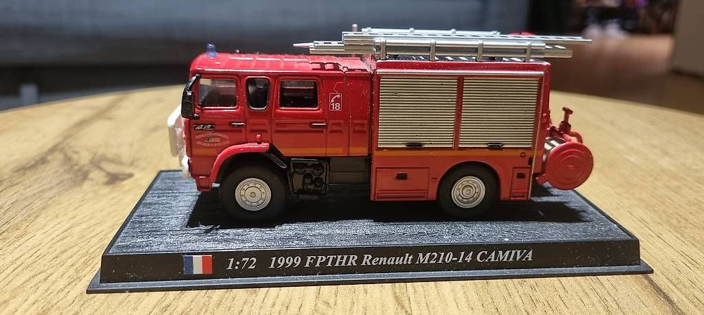 Modellini d'auto: Feuerwehr Renault – Usato da Landquart venduto da Predi91
