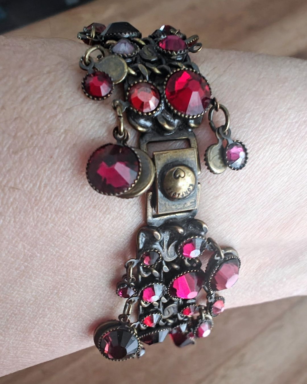 Bracciali & Braccialetti: Konplott Wunderschönes Armband mit roten Steinen – Usato da Neuenkirch venduto da awallace 2