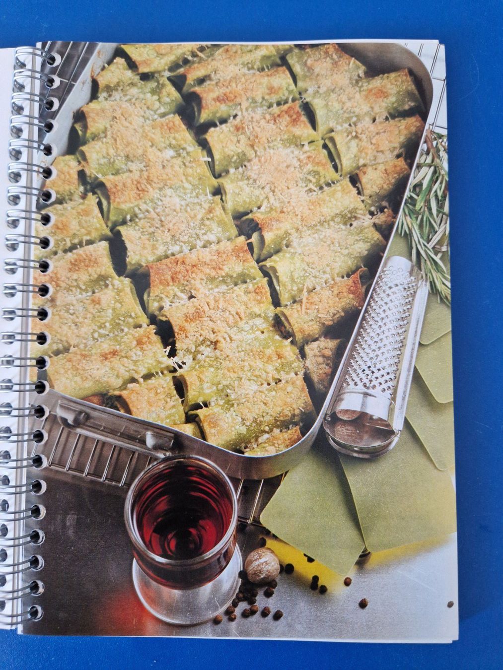 Libri: Betty Bossi: Gratins Eintöpfe Soufflés Aufläufe – Usato da Münchenbuchsee venduto da Aare22 7