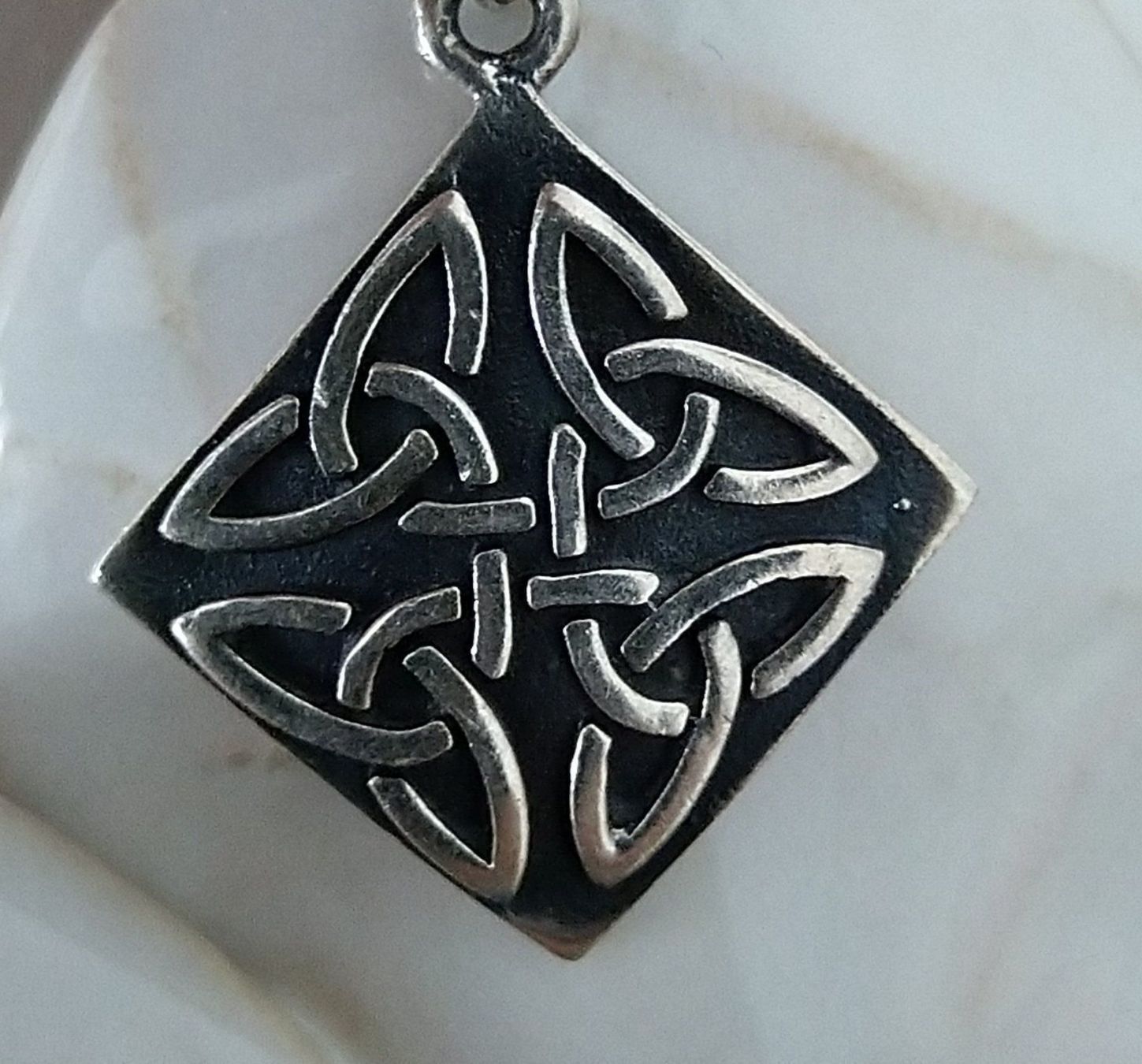 Orecchini pendenti & Orecchini a lobo: KELTISCHER KNOTEN OHRRINGE IN 925 SILBER – Usato da Romanshorn venduto da BoutiqueA 2