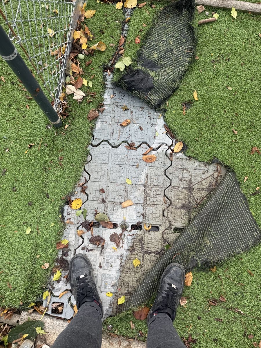 Rivestimenti per pavimenti: Kunstoff Bodenplatten ca 120m2 – Usato da Horgen venduto da Koakelina 3