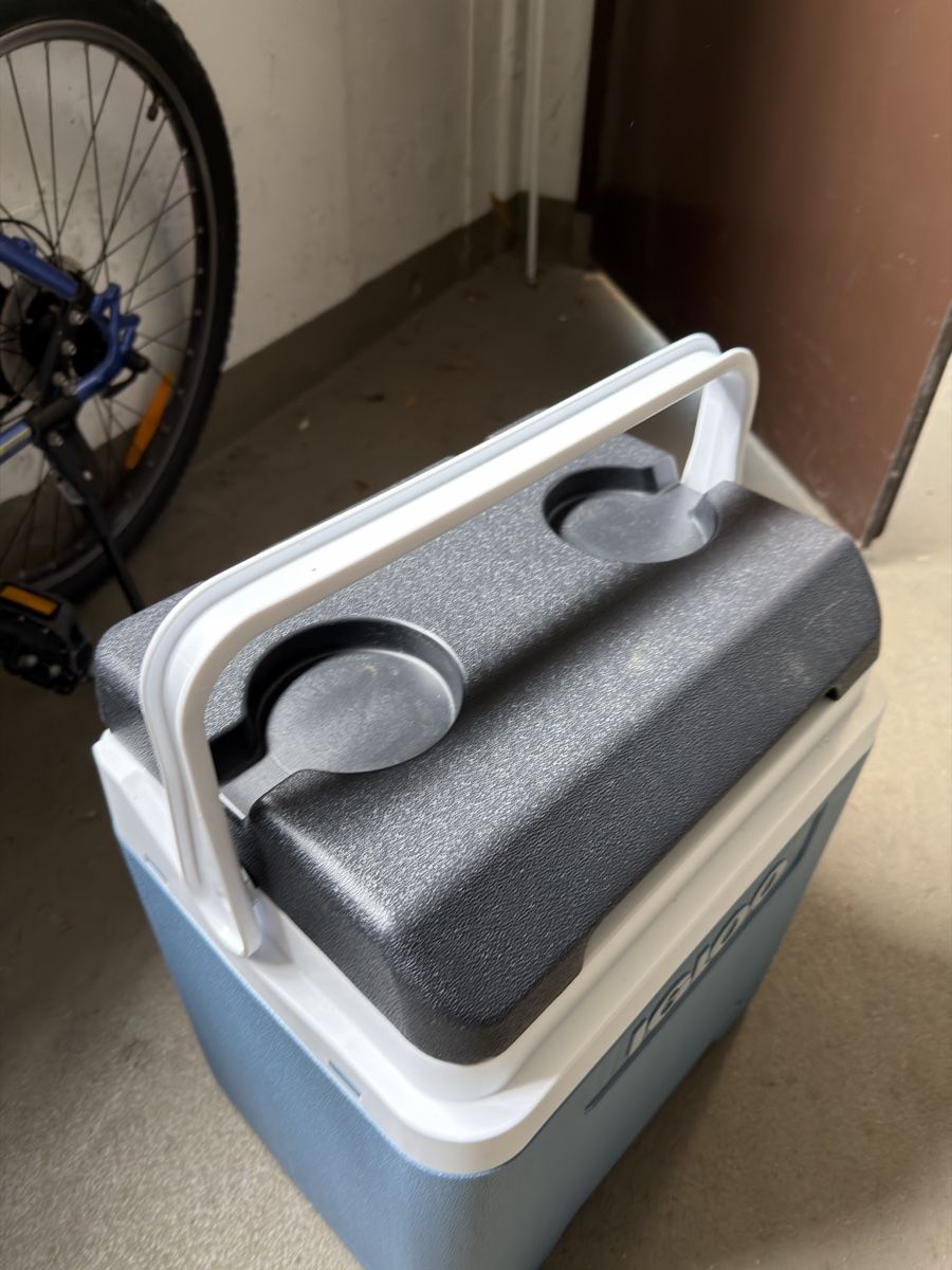 Réfrigérateurs et refroidissement: IGLOO Cooler blue good condition – Neuf (Voir description) à Adliswil par ste_x86r 1