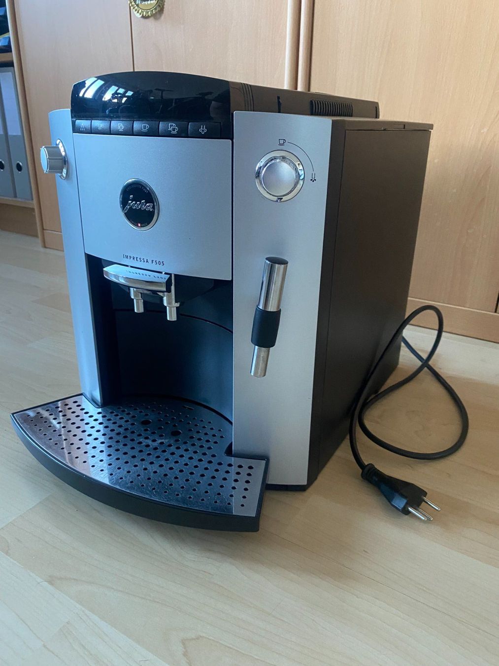 Jura Kaffeemaschinen & Espressomaschinen: Jura Impressa F505 – Gebraucht aus Maur von timmy64 1