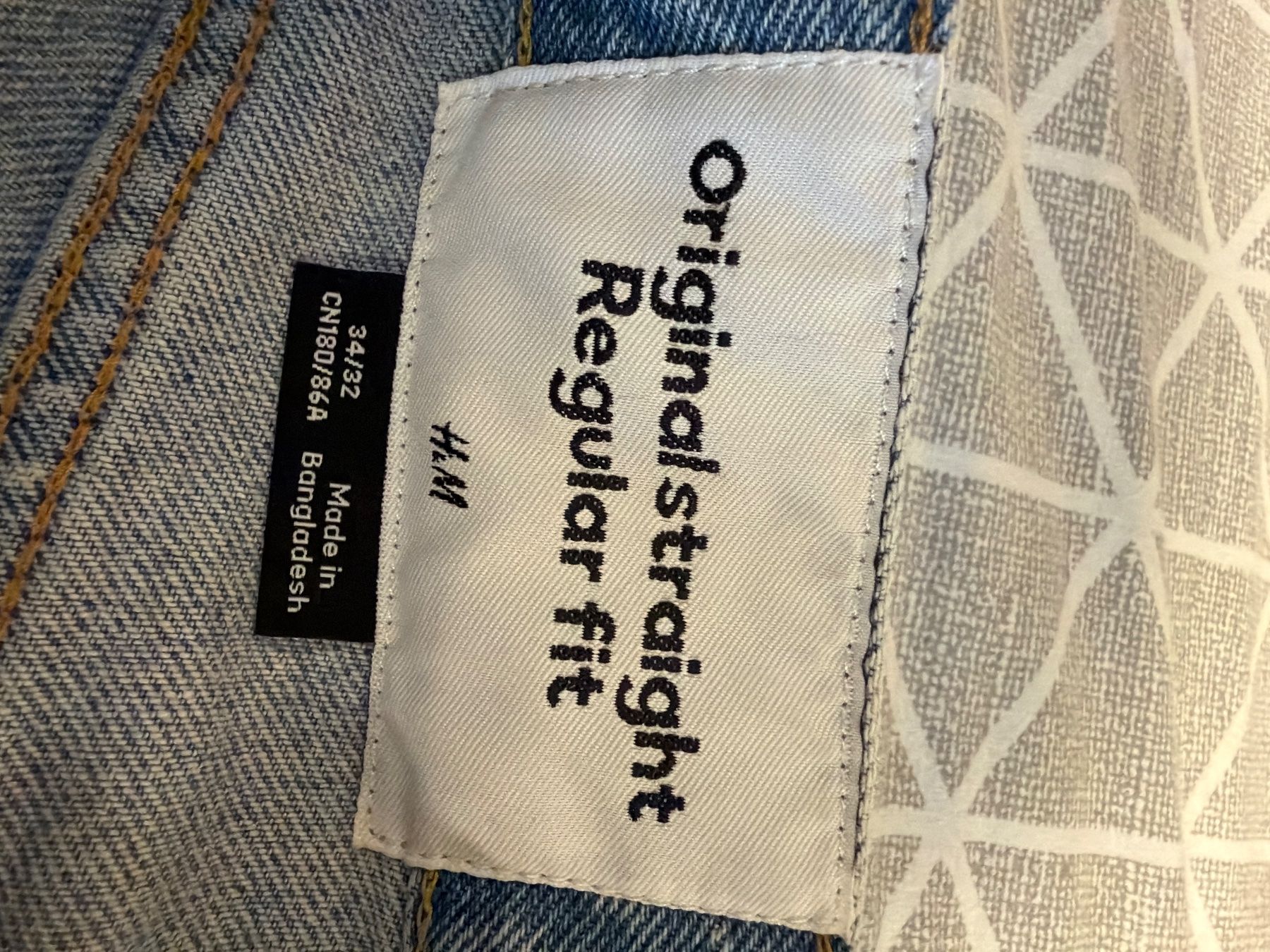 H&M Jeans: Jean Regular Fit 34/32 – Gebraucht aus Chavannes-Renens von kar_rl5v 2