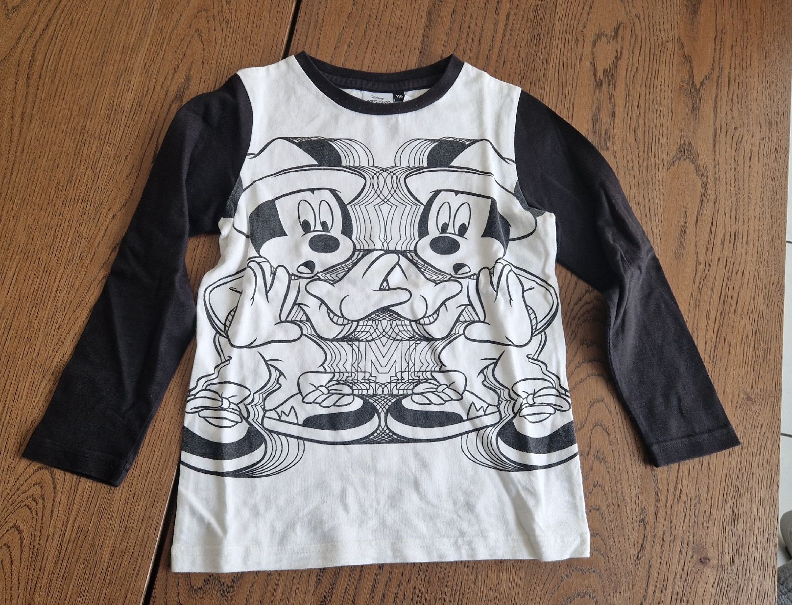 Camicie, T-shirt & Polo: Cooles Langarmshirt mit Mickey Mouse Motiv, Grösse 110 – Usato da Triengen venduto da Tiko011
