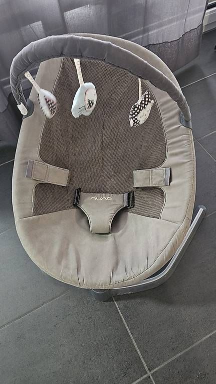 Sdraiette & Sdraiette a dondolo: Nuna Leaf Wippe mit Spielbogen – Usato da Holziken venduto da Leuci33 1