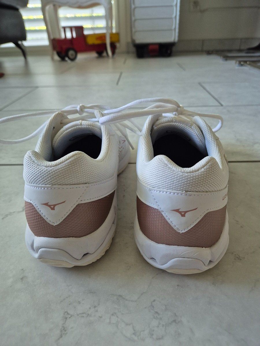 Mizuno Damenschuhe: Mizuno Wave Phantom 3 Hallenschuhe, Grösse 42 – Gebraucht aus Thun von Sheepli 2