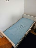Kinderbett/Einzelbett aus Holz, Matratze, Rausfallschutz