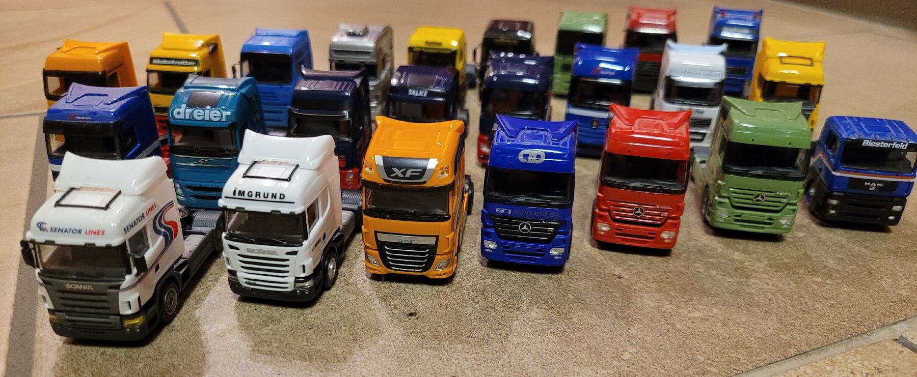 Herpa Kit di modellismo & Modellini statici: Herpa LKW's 1:87 – Usato da Hettiswil venduto da kuese85 2
