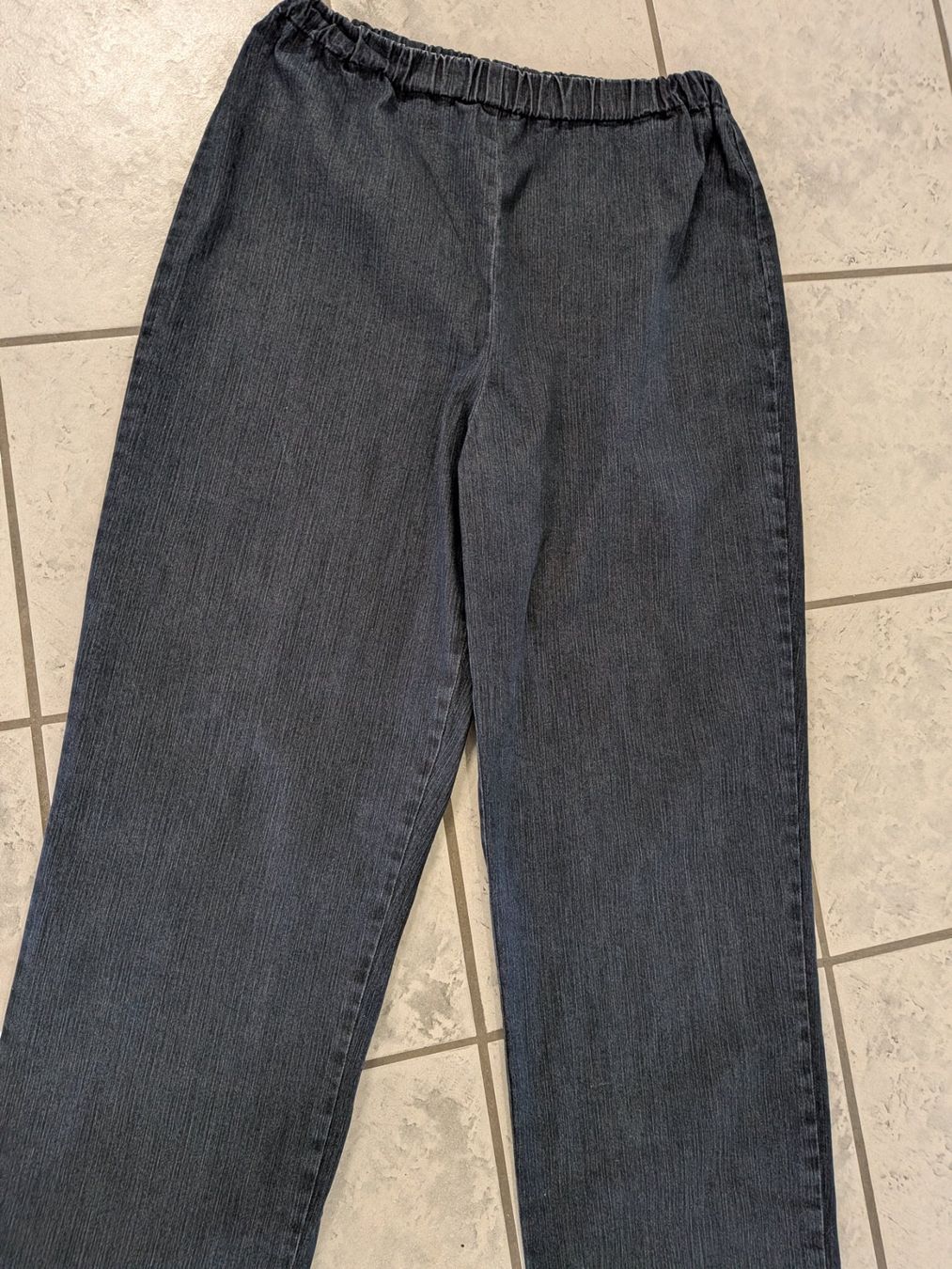 Jeans: Jeans Dunkelblau Gr 40 Neuschwanstein – Usato da Untersiggenthal venduto da Marlen59 1