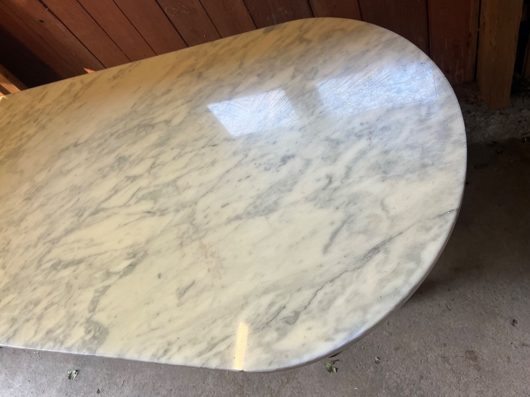 Tische: Marmortisch oval mit Eisenfuss gebraucht, Nr 15 – Gebraucht aus Glattfelden von maa_qcj8 1