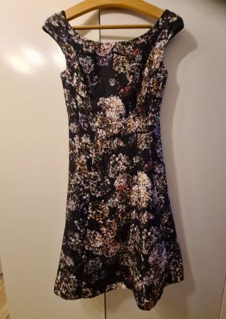 Kleid von Phase Eight mit Blumenmuster