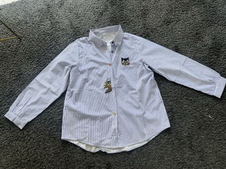 Gestreifte Damenbluse mit Stickereien, Grösse M, neuwertig
