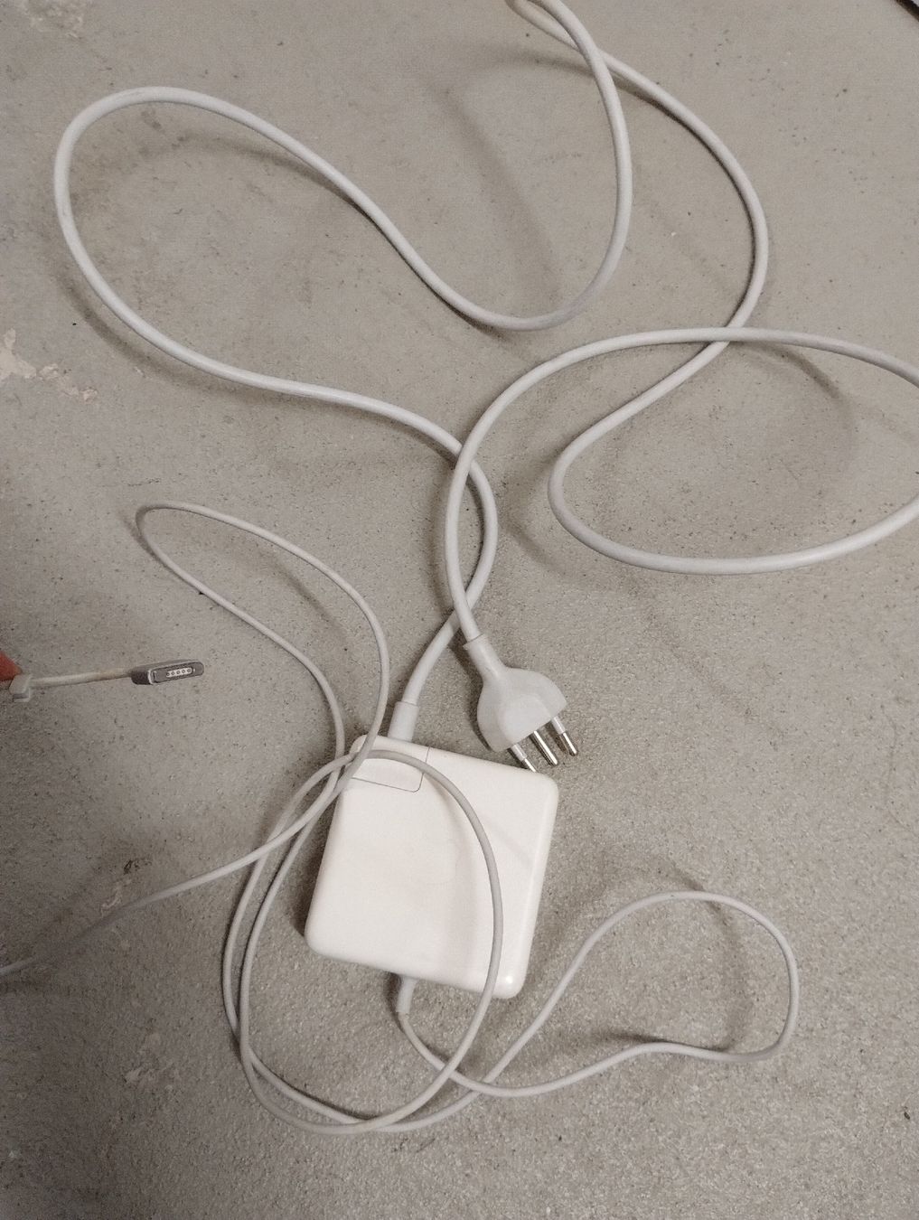 Apple Caricabatterie: Apple Ladegerät 85W MagSafe 2 Power Adapter – Usato da Zürich venduto da danihell 2