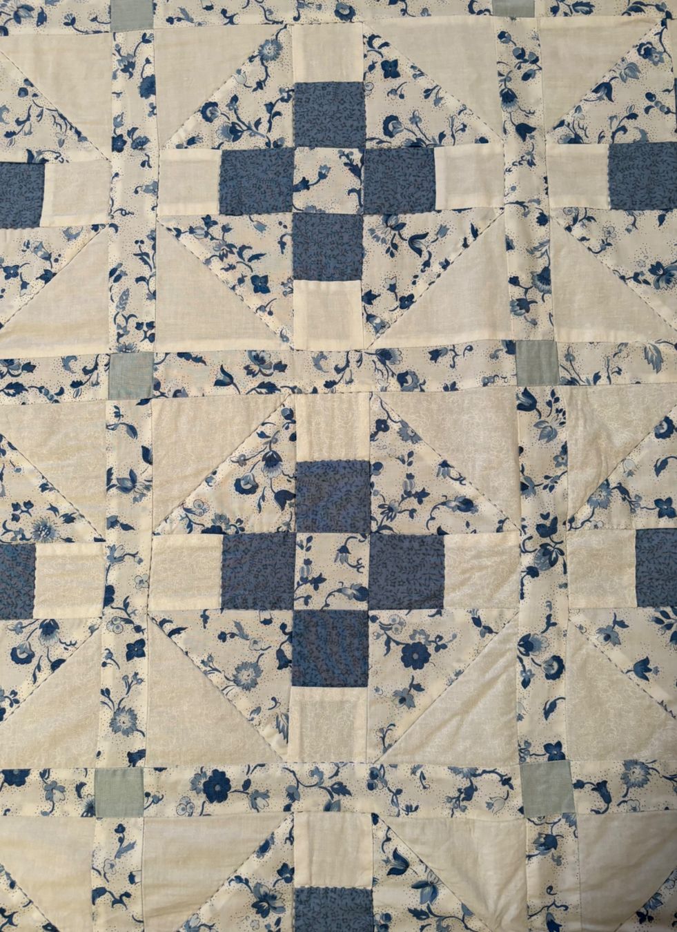 Coperte: PATCHWORK Decke/Bettüberwurf (Handarbeit) – Nuovo (secondo la descrizione) da Zürich venduto da Tzhkely24 1